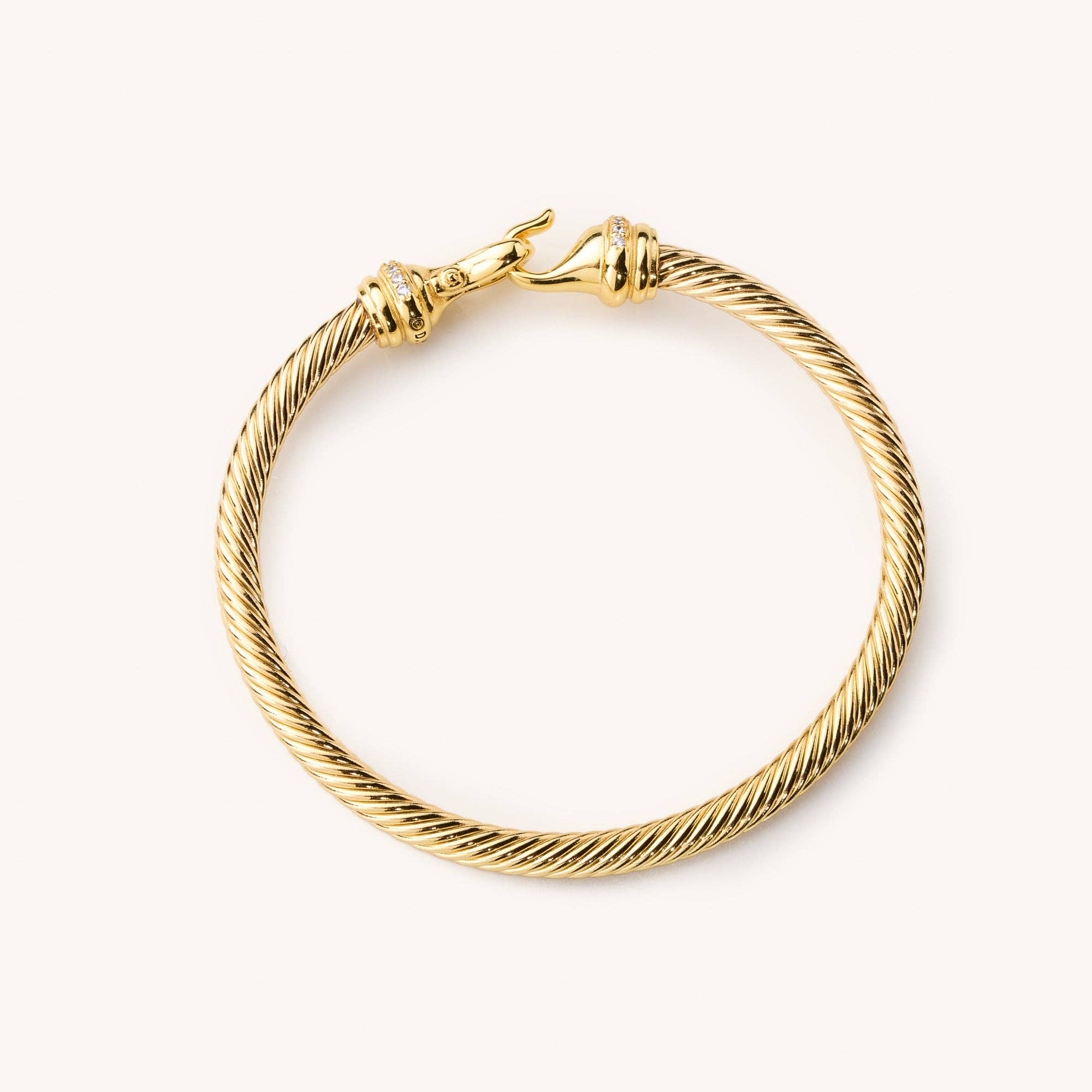 Arria Gold Latch Bangle