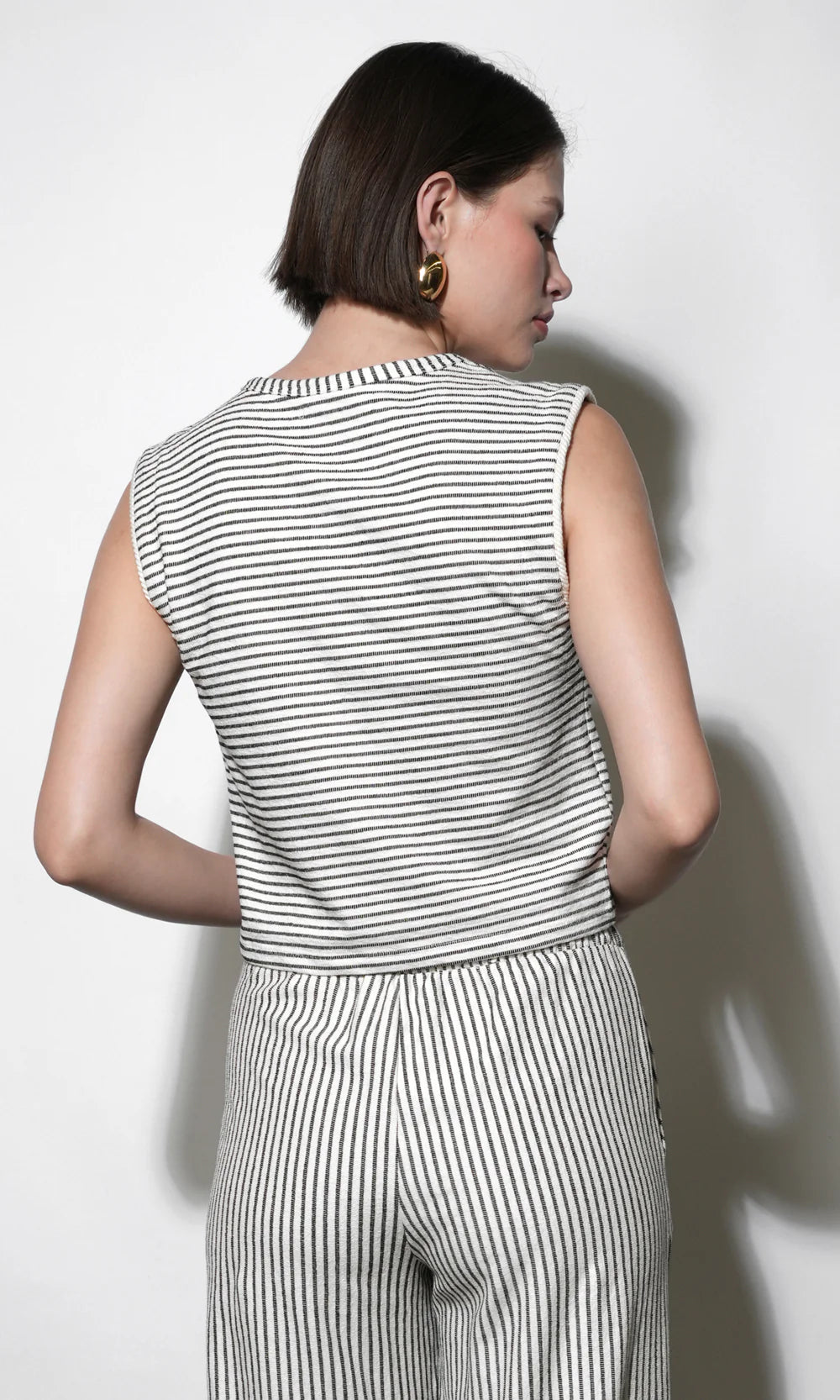 Greylin Daphne Sleeveless Black & Ivory Knit Shell Top