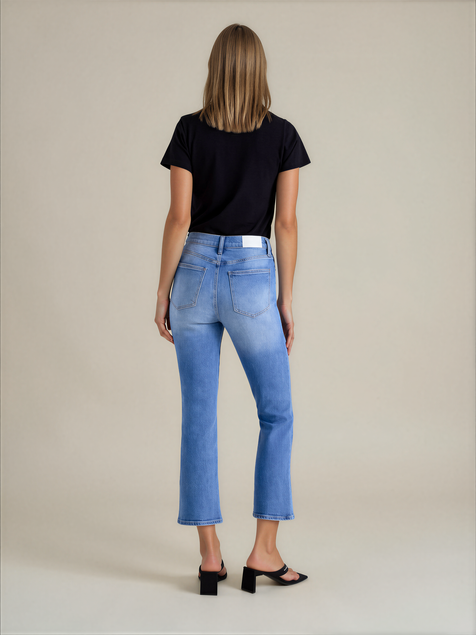 Lennon High Rise Cropped Bootcut Jeans Noir