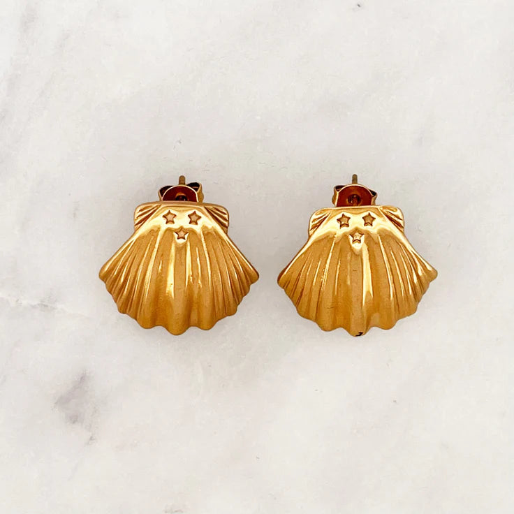 Big Scallop Stud Earrings