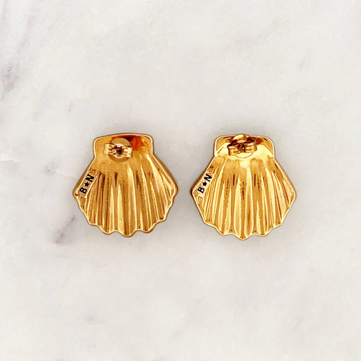 Big Scallop Stud Earrings