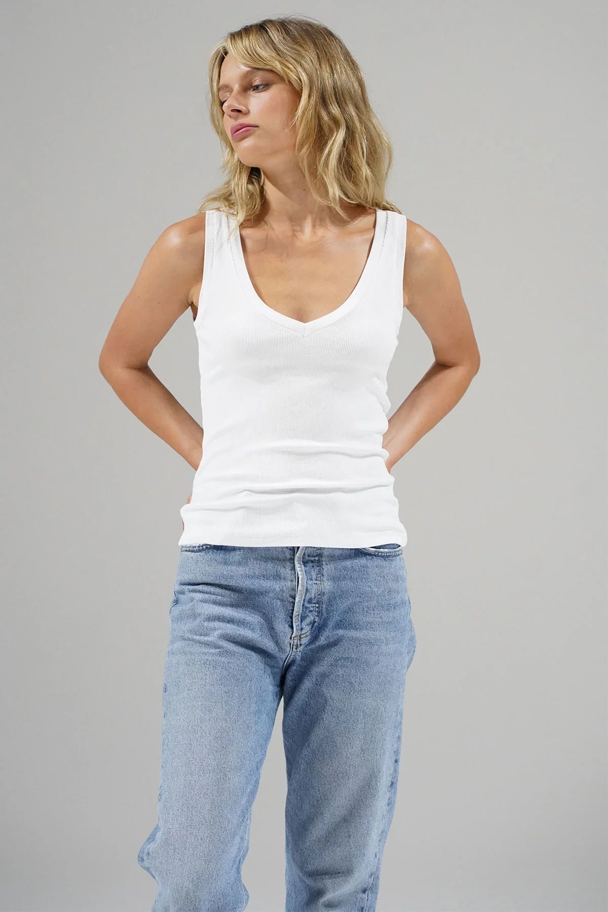 V Slim Ribbed Tank | White