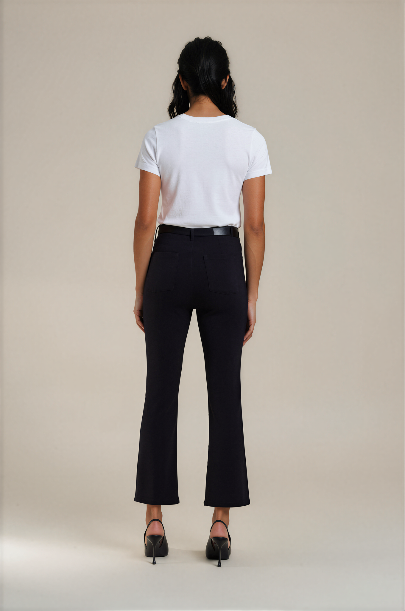 Lennon High Rise Cropped Bootcut Jeans Noir