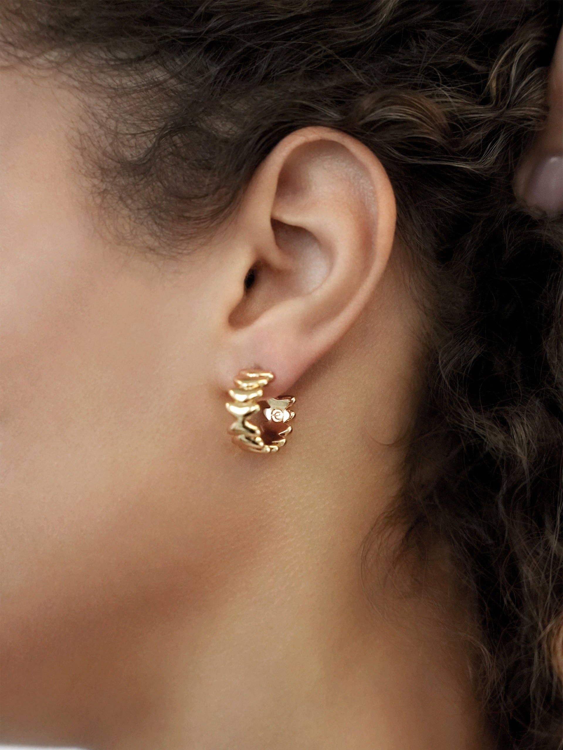 Small Metal Moderna Hoops