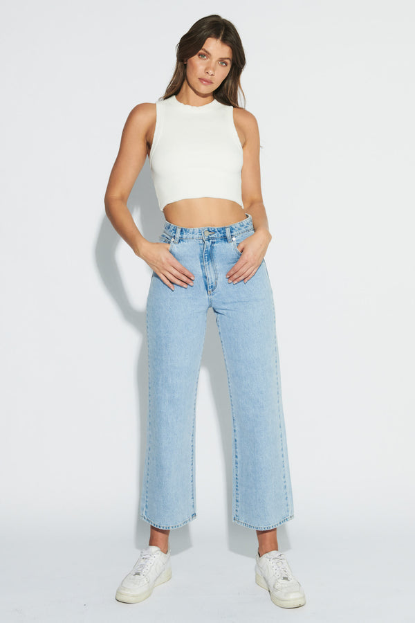 Abrand | A STREET ALINE CROP WALK AWAY Jeans