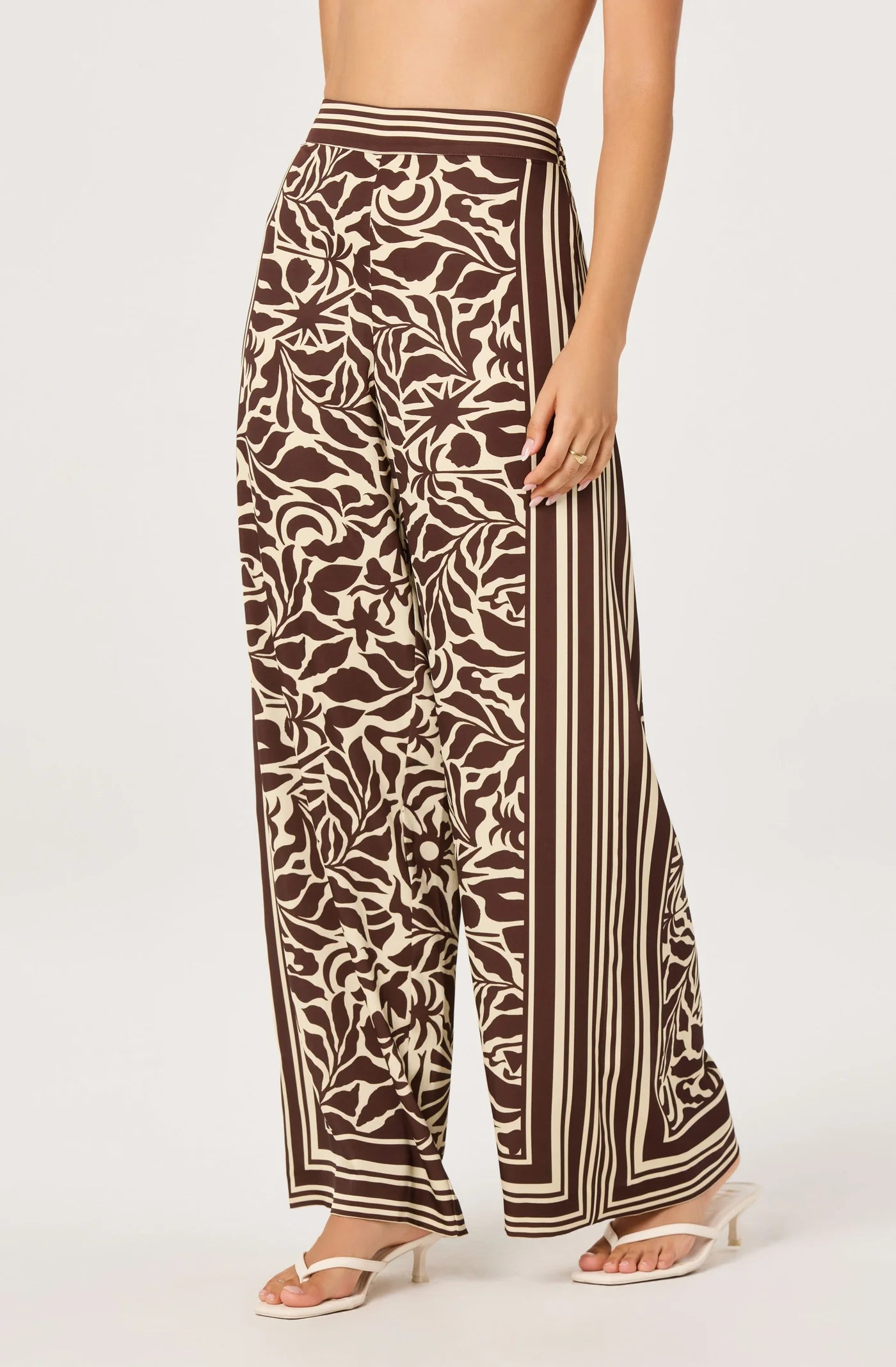 ASTR the Label Eva Brown Tropical Pants