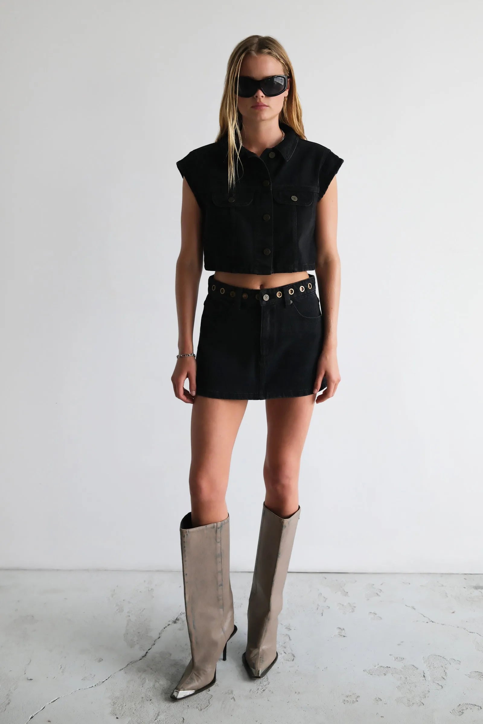 Abrand Black 95 Mid Aline Skirt Brie Eyelet