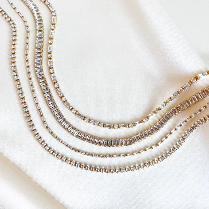Glamorous Rhinestone Choker