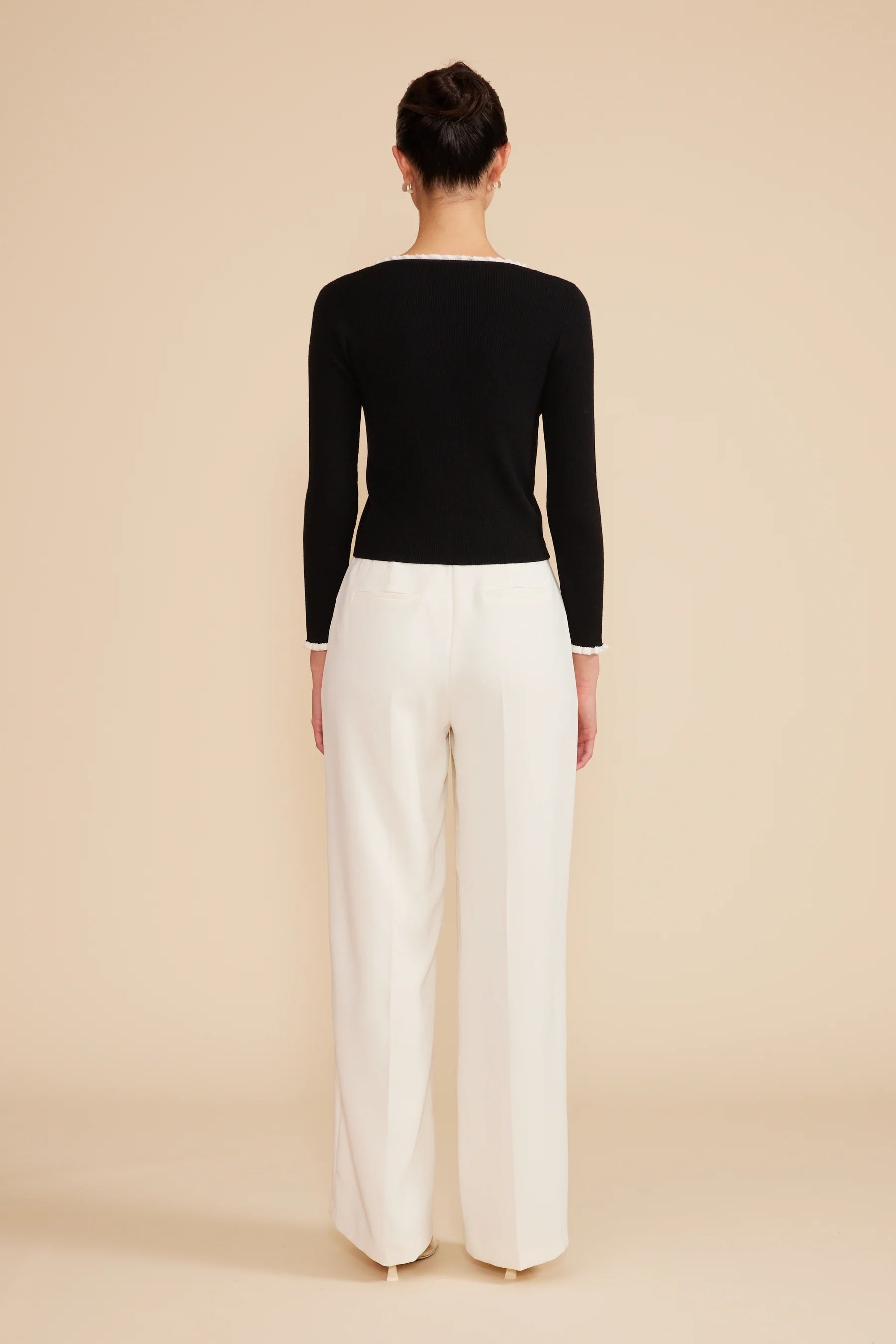 Roshe Ruffle Cardigan | Black & White