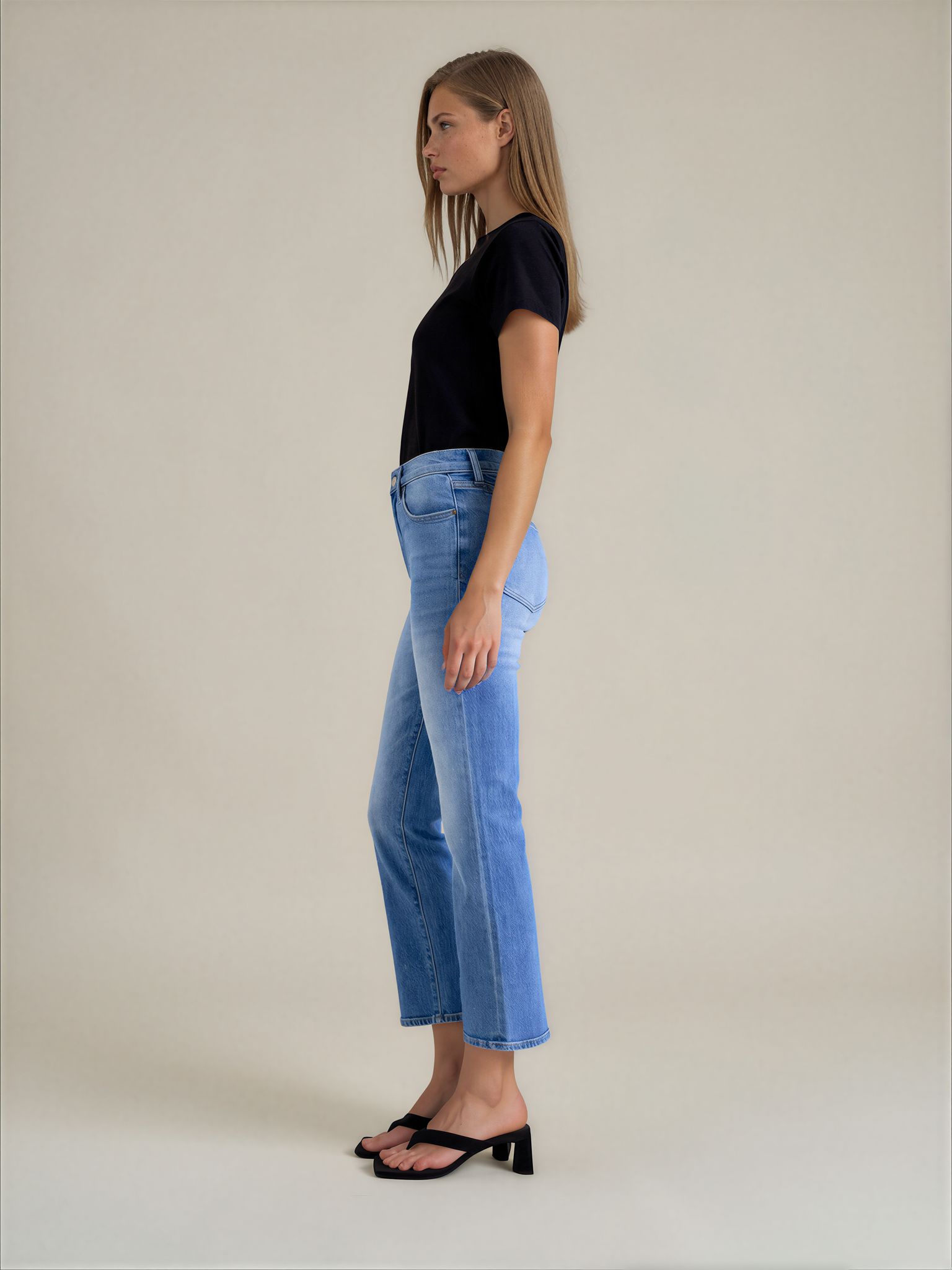 Lennon High Rise Cropped Bootcut Jeans Noir