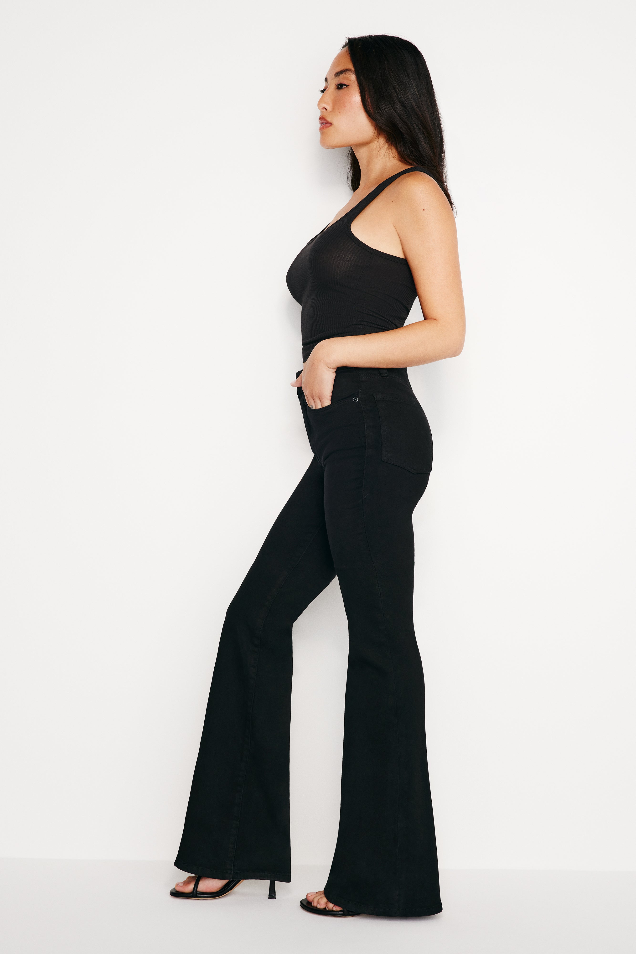 Good American | Good Petite Flare Jeans Black