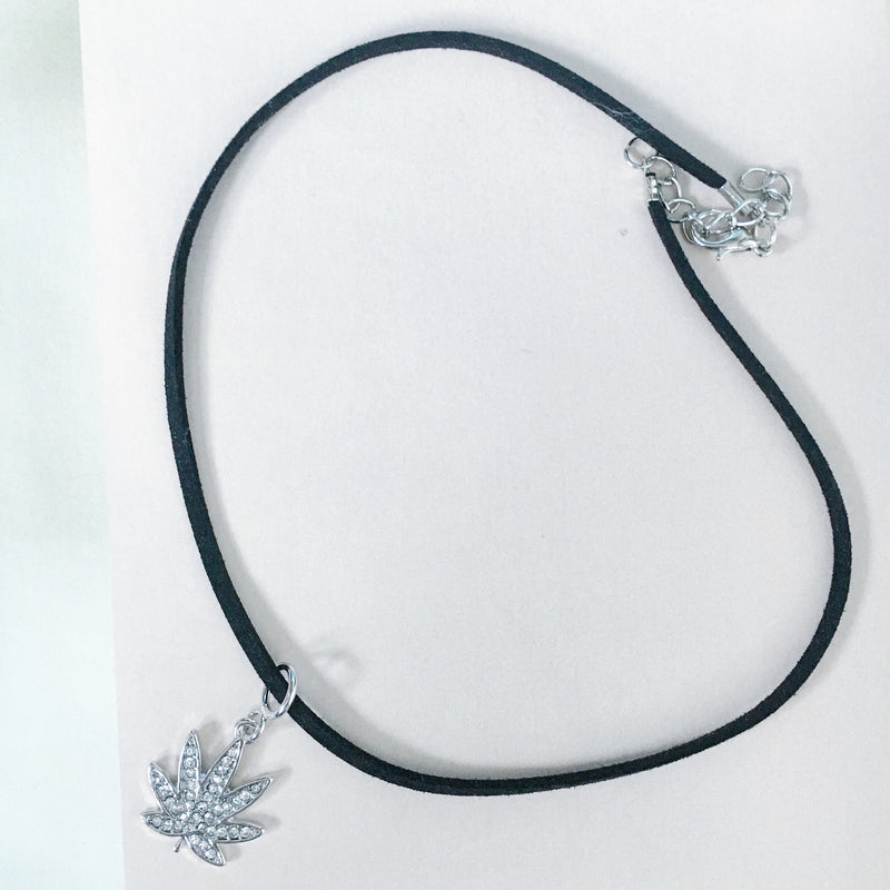 Chronica Pot Leaf Charm Choker - amannequin - amannequin